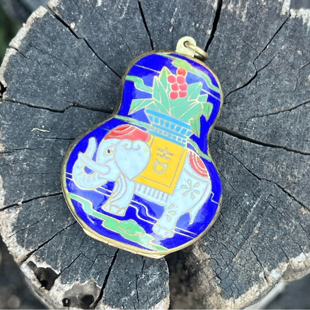 Vintage Cloisonné Double-Sided Puff Pendant – Excellent Condition